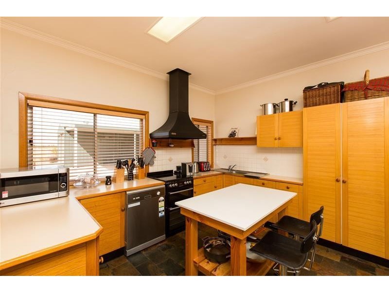 3352 Deakin Avenue, Mildura South VIC 3501