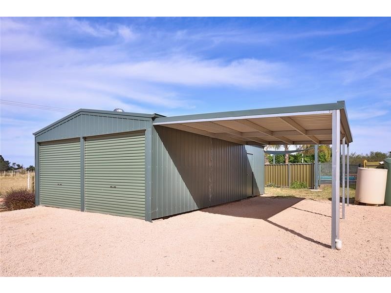 3352 Deakin Avenue, Mildura South VIC 3501