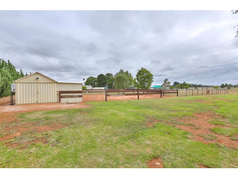 3686 Benetook Avenue, Koorlong VIC 3501