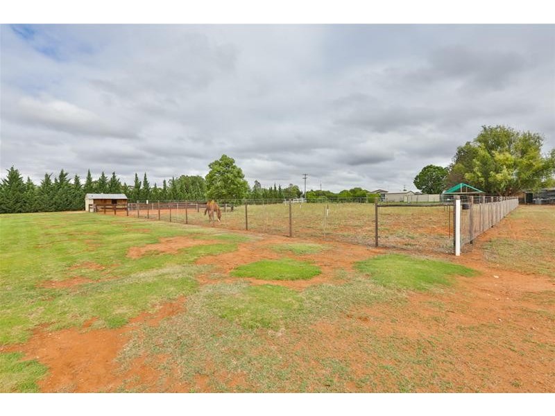 3686 Benetook Avenue, Koorlong VIC 3501