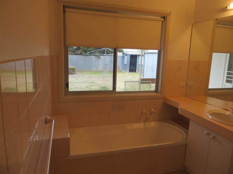 4 Hazel Avenue, Mildura VIC 3500