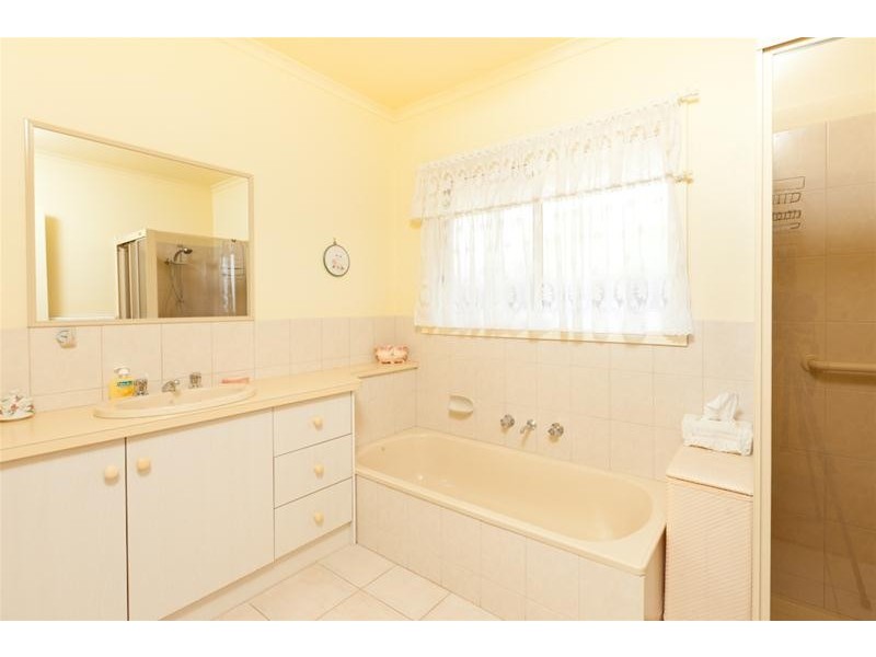 17 Curran Close, Mildura VIC 3500