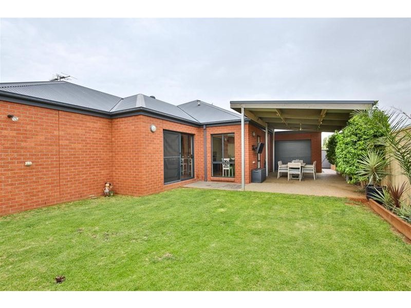 11 Drings Way, Gol Gol NSW 2738