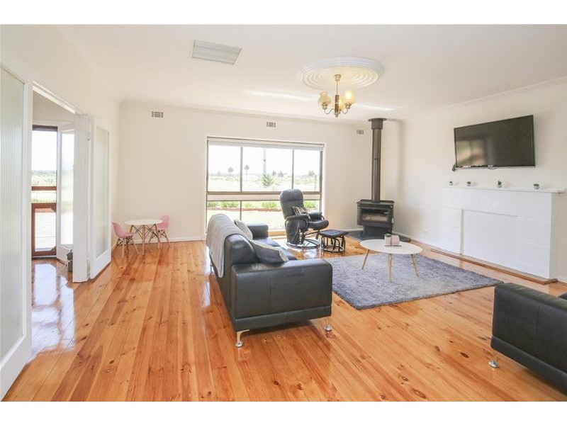 17 McSwains Road, Birdwoodton VIC 3505