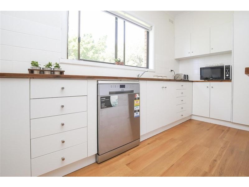 17 McSwains Road, Birdwoodton VIC 3505