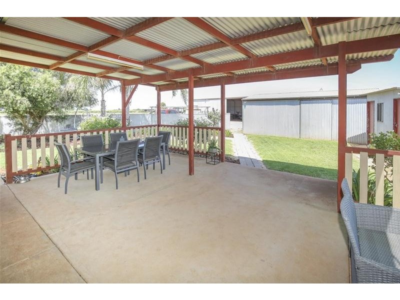 17 McSwains Road, Birdwoodton VIC 3505