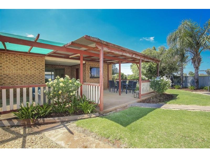 17 McSwains Road, Birdwoodton VIC 3505