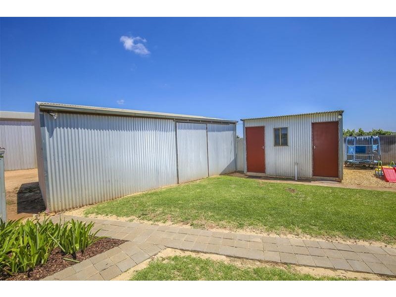 17 McSwains Road, Birdwoodton VIC 3505