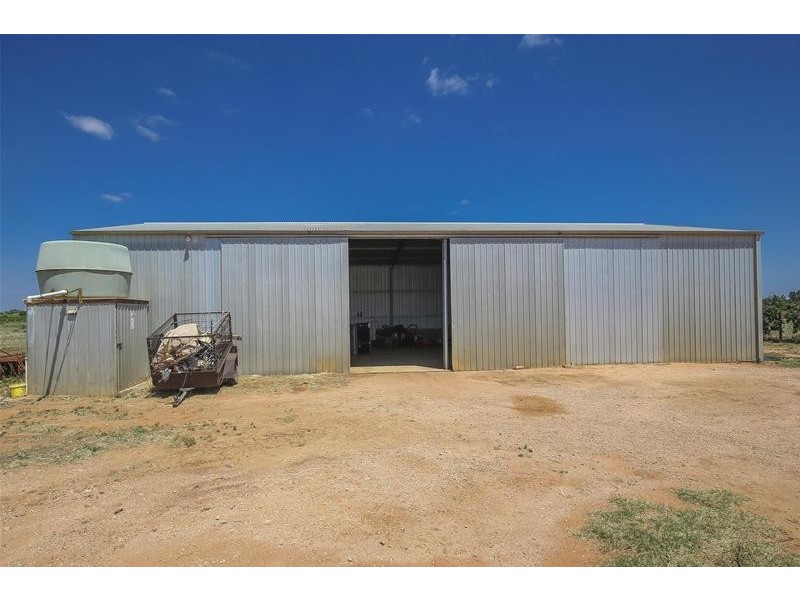 17 McSwains Road, Birdwoodton VIC 3505