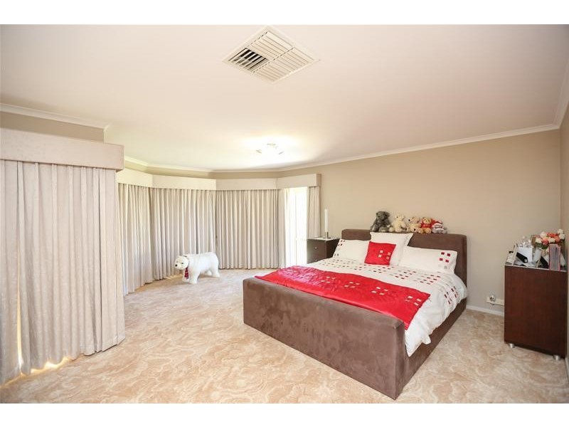 11 Riverview Rise, Gol Gol NSW 2738