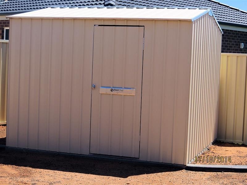 2 Miles  Court, Mildura VIC 3500