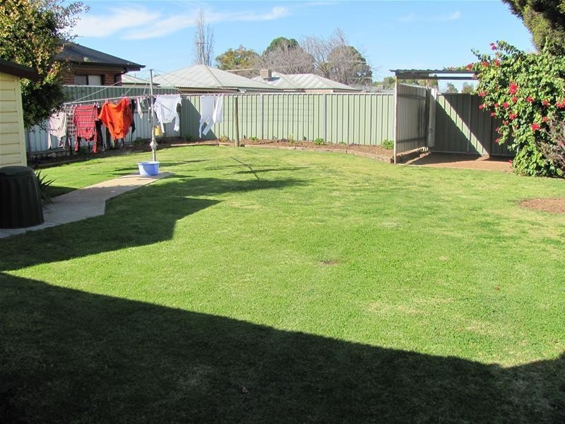 8 Kurrajong Parade, Mildura VIC 3500