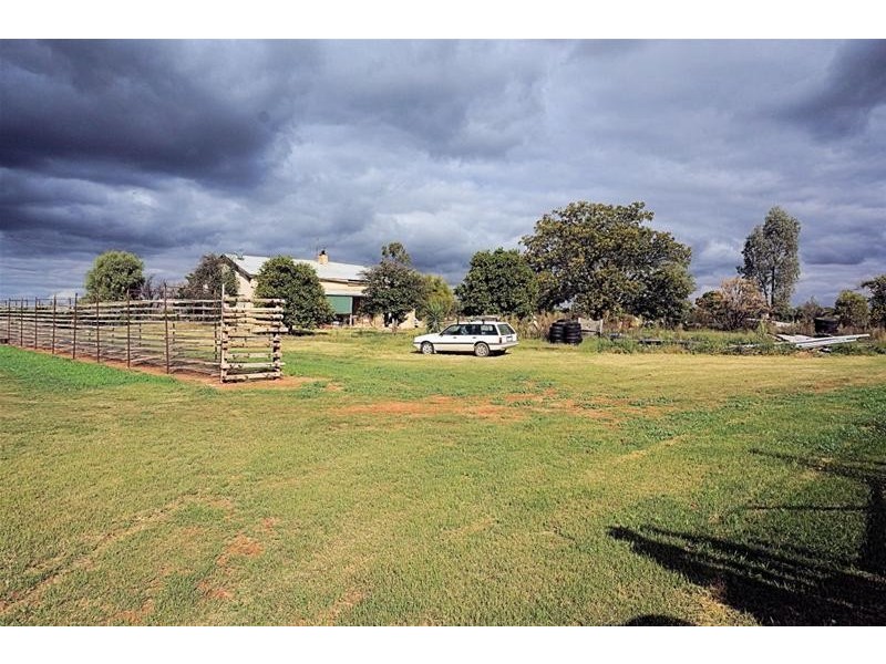 925-927 Irymple Avenue, Irymple VIC 3498