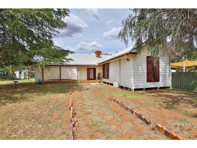 1-3 Mitchell Avenue, Dareton NSW 2717