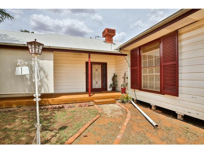 1-3 Mitchell Avenue, Dareton NSW 2717