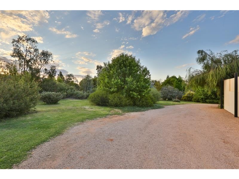 2878 Kulkyne Way, Nangiloc VIC 3494