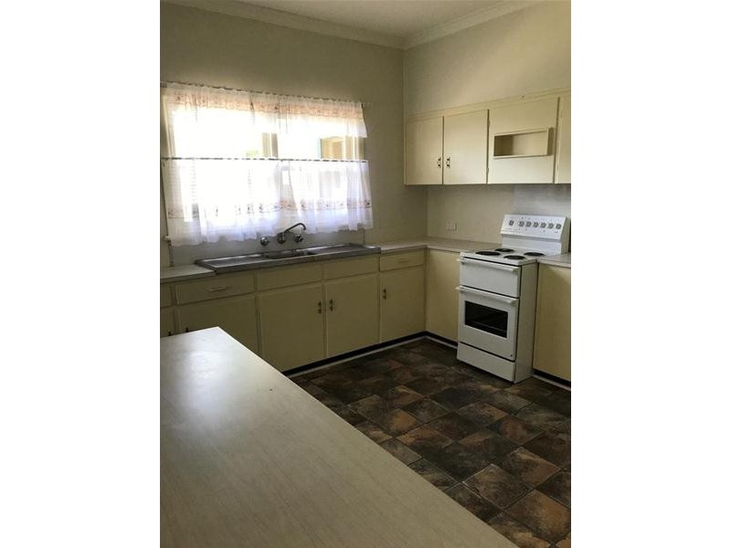 8 Barry Avenue, Mildura VIC 3500