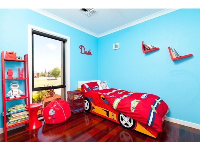 11 Adelong Court, Nichols Point VIC 3501