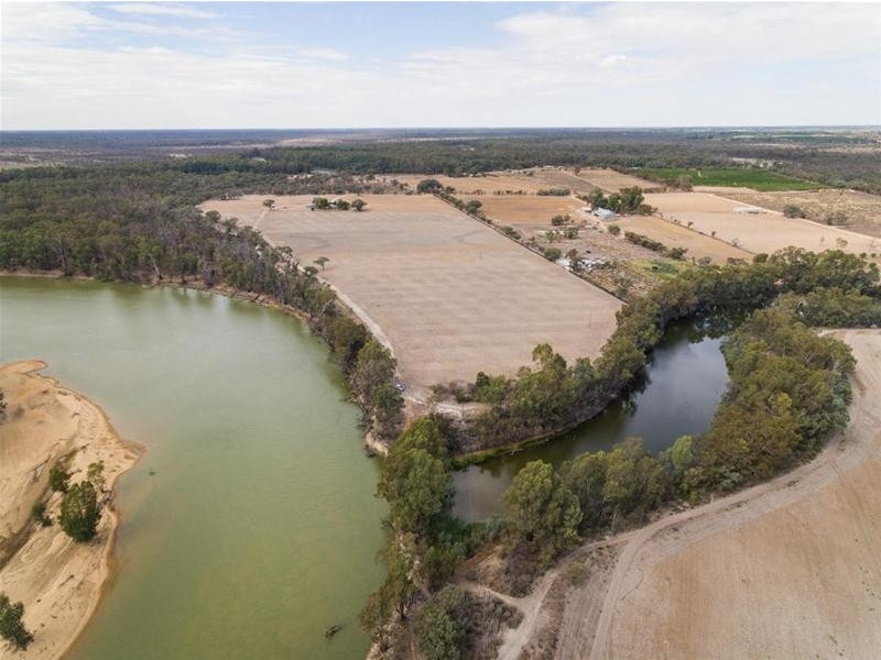 87 Blake Road, Iraak VIC 3494