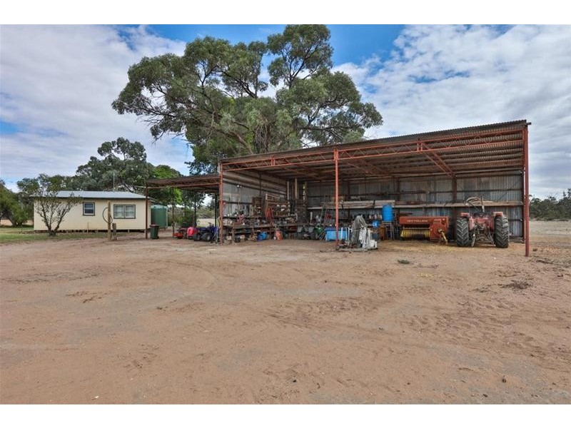 87 Blake Road, Iraak VIC 3494