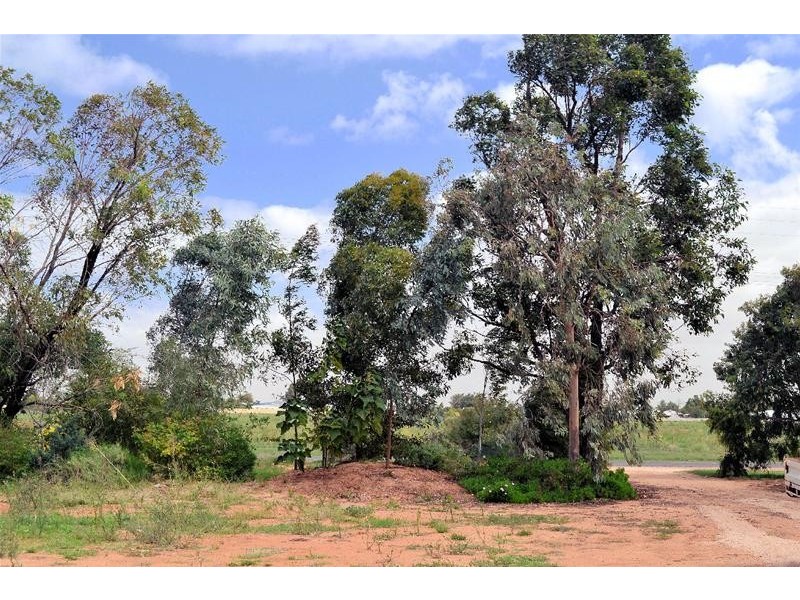 739 Cureton Avenue, Nichols Point VIC 3501