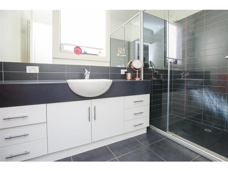 8 Reuben Lock Court, Mildura VIC 3500