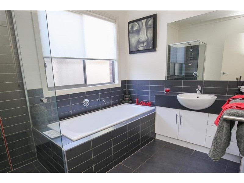 8 Reuben Lock Court, Mildura VIC 3500