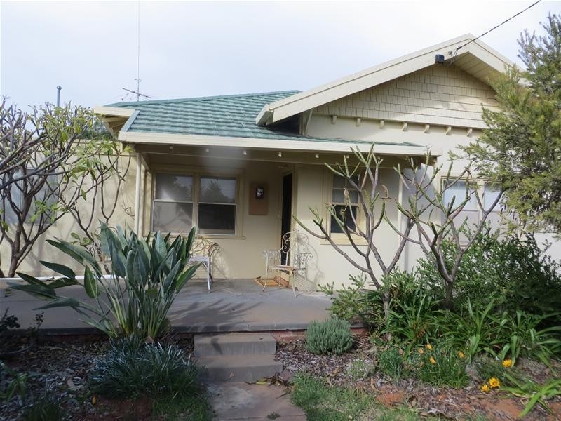 74 Cherry Avenue, Mildura VIC 3500