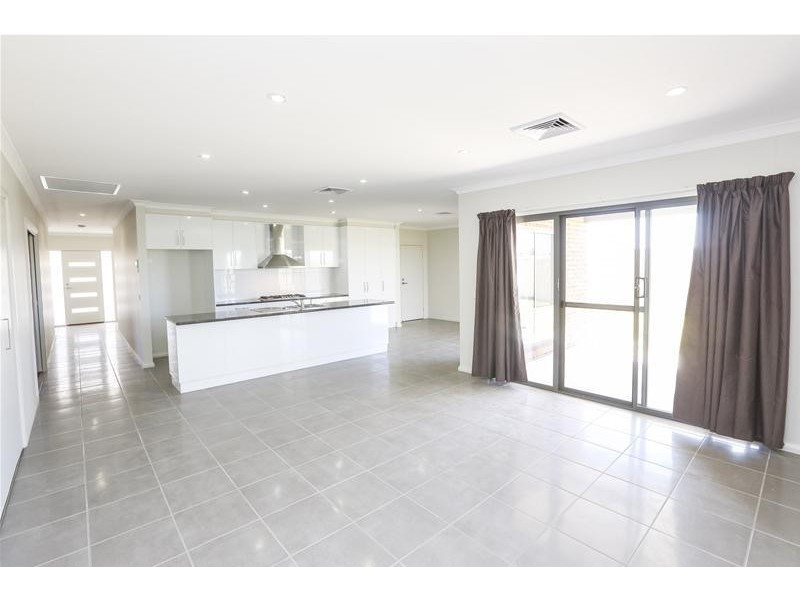 24 Ponderosa Way, Mildura VIC 3500