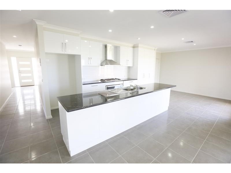 24 Ponderosa Way, Mildura VIC 3500