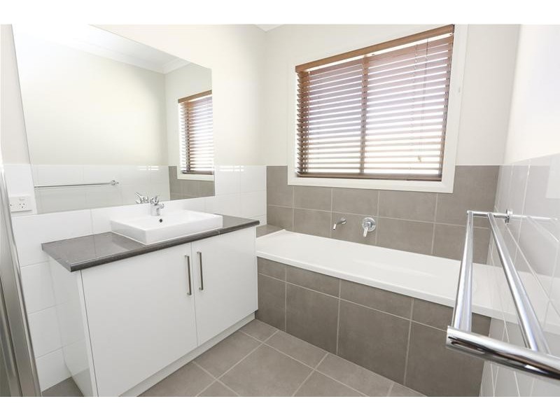 24 Ponderosa Way, Mildura VIC 3500