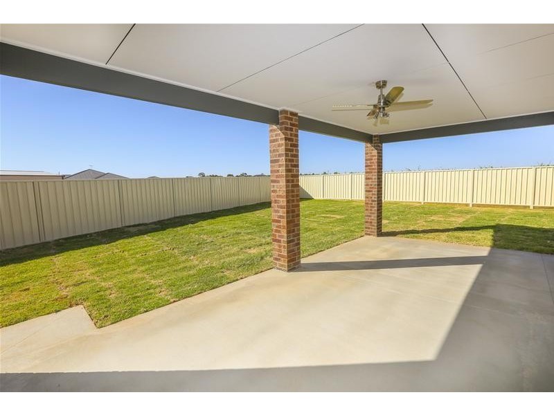 24 Ponderosa Way, Mildura VIC 3500