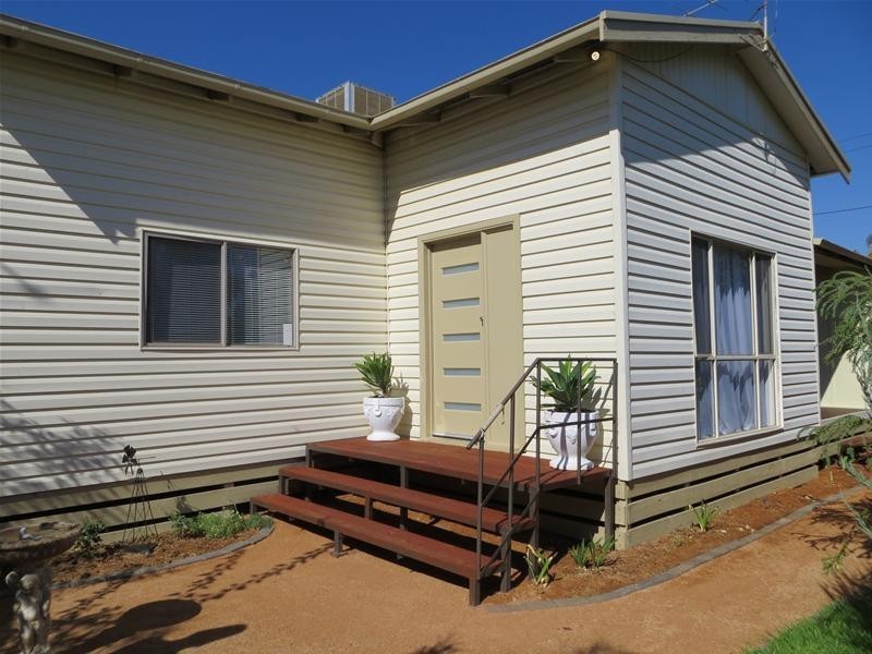 82 Sunnycliffs Crescent, Sunnycliffs VIC 3496