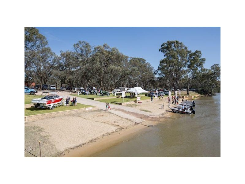 Ripple Effect Houseboat, Mildura VIC 3500
