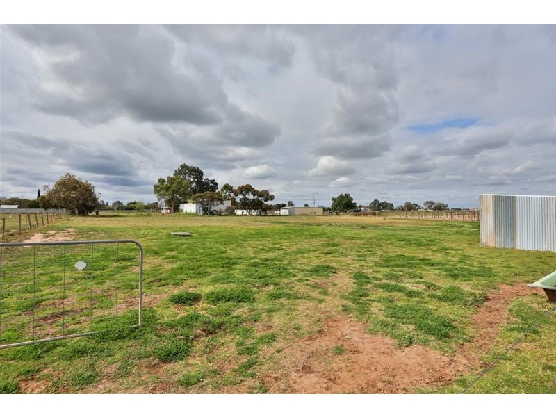 64 Regina Avenue, Cabarita VIC 3505