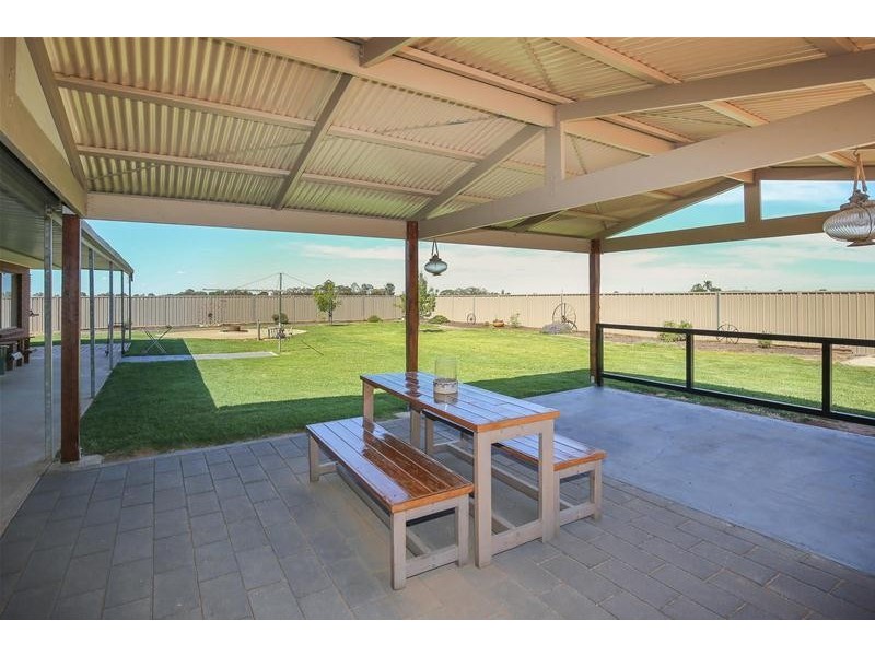 37 Dewry Avenue, Irymple VIC 3498