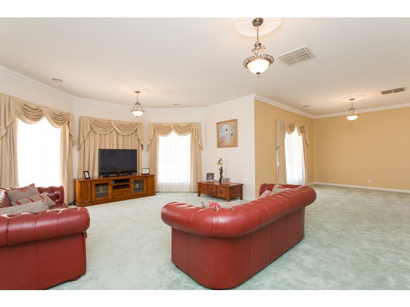 2 Carrington Drive, Irymple VIC 3498