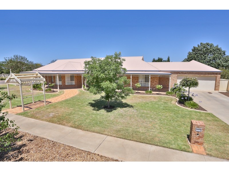 2 Carrington Drive, Irymple VIC 3498