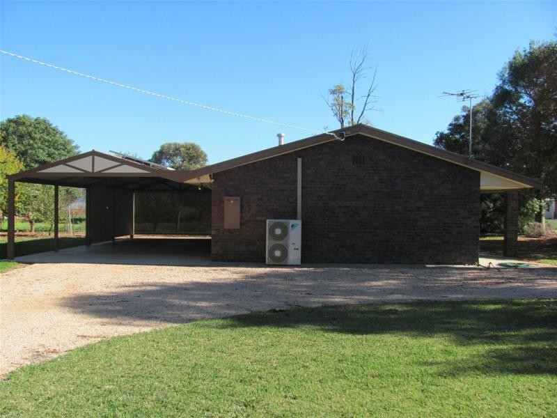 6 Dickies Road, Birdwoodton VIC 3505