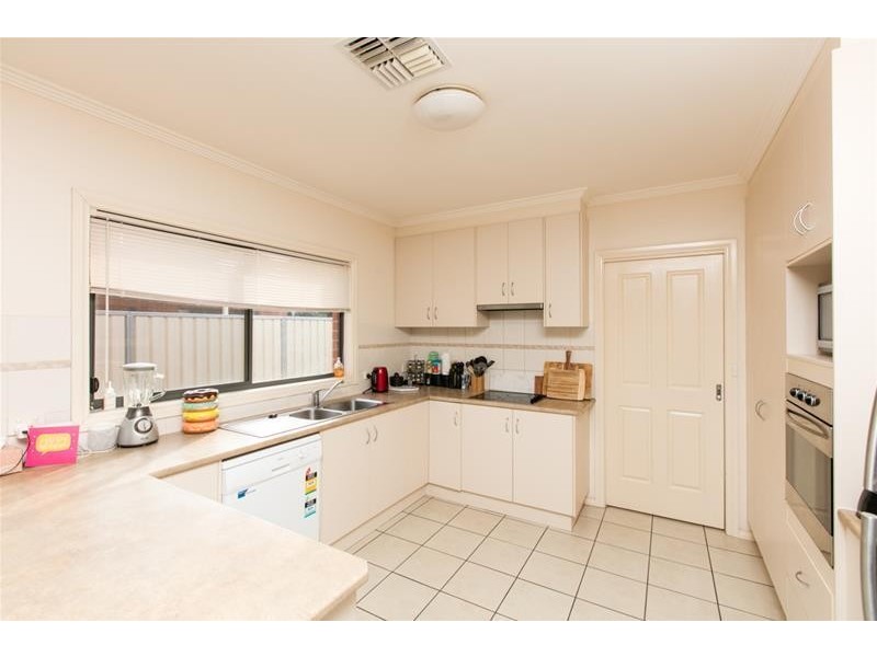 2 Bristol Way, Mildura VIC 3500