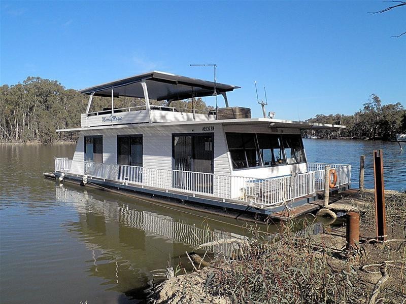 Murray Magic – Houseboat, Euston NSW 2737