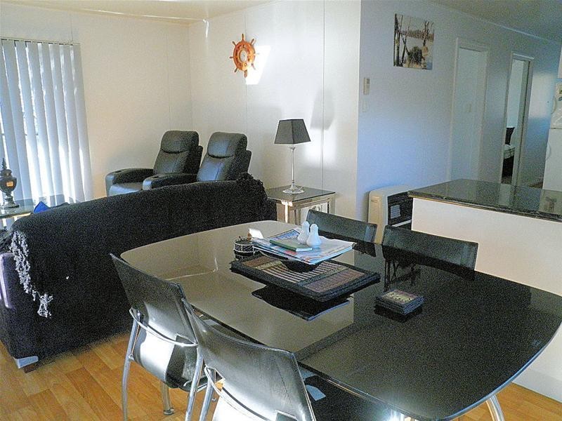 Murray Magic – Houseboat, Euston NSW 2737