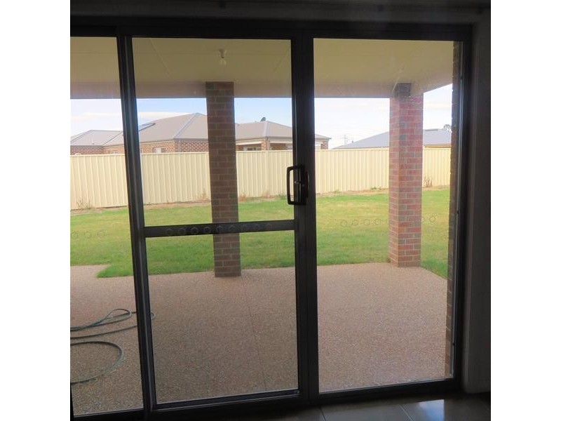 18 Palm Springs Drive, Mildura VIC 3500