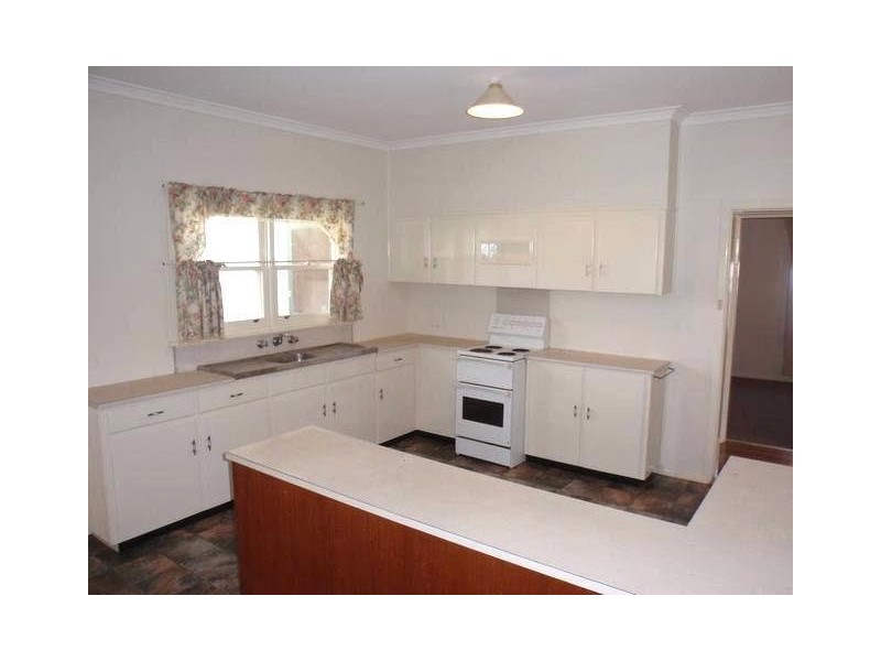 8 Barry Avenue, Mildura VIC 3500