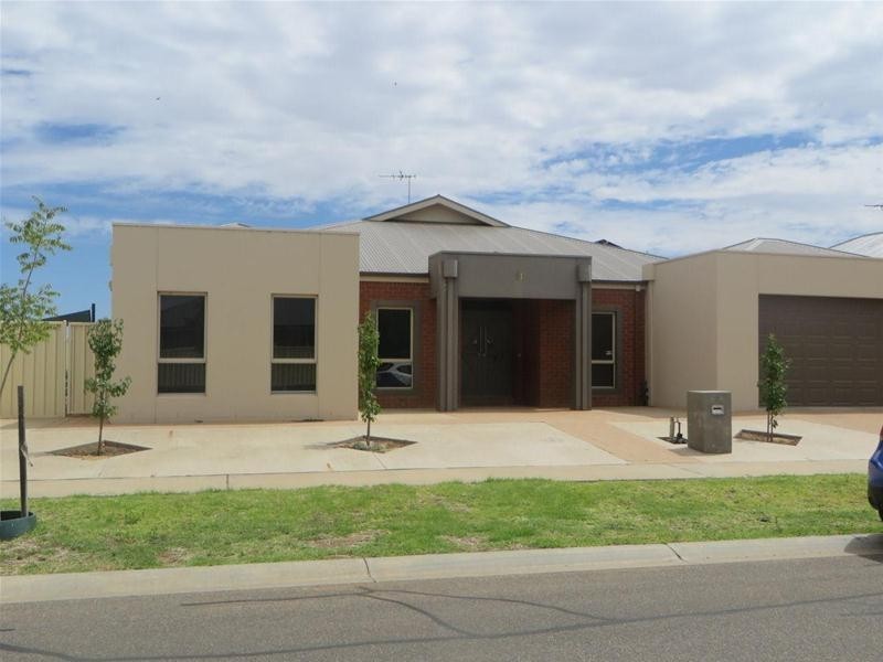 11 Rita Drive, Mildura VIC 3500