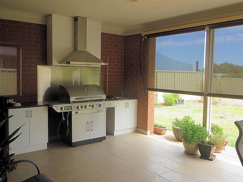 11 Rita Drive, Mildura VIC 3500