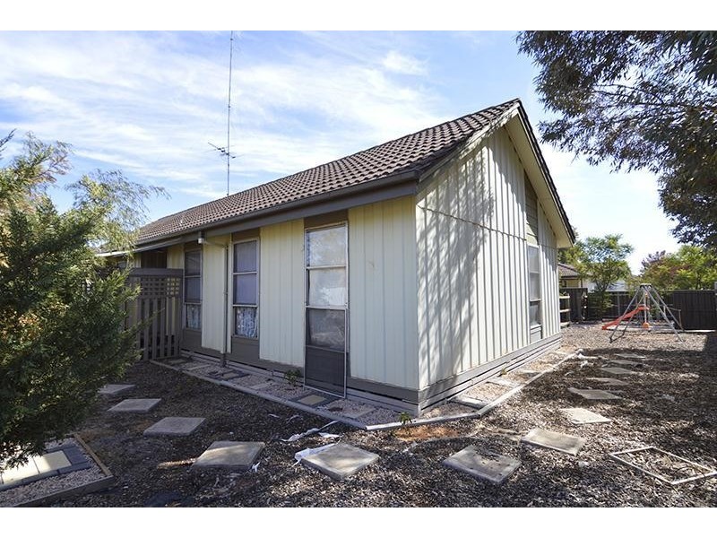 8 Namoi Avenue, Red Cliffs VIC 3496