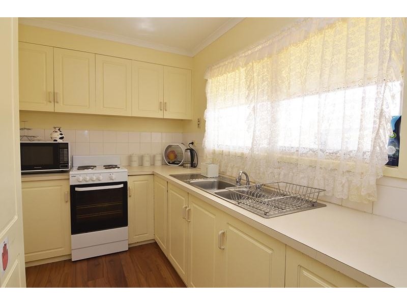 8 Namoi Avenue, Red Cliffs VIC 3496