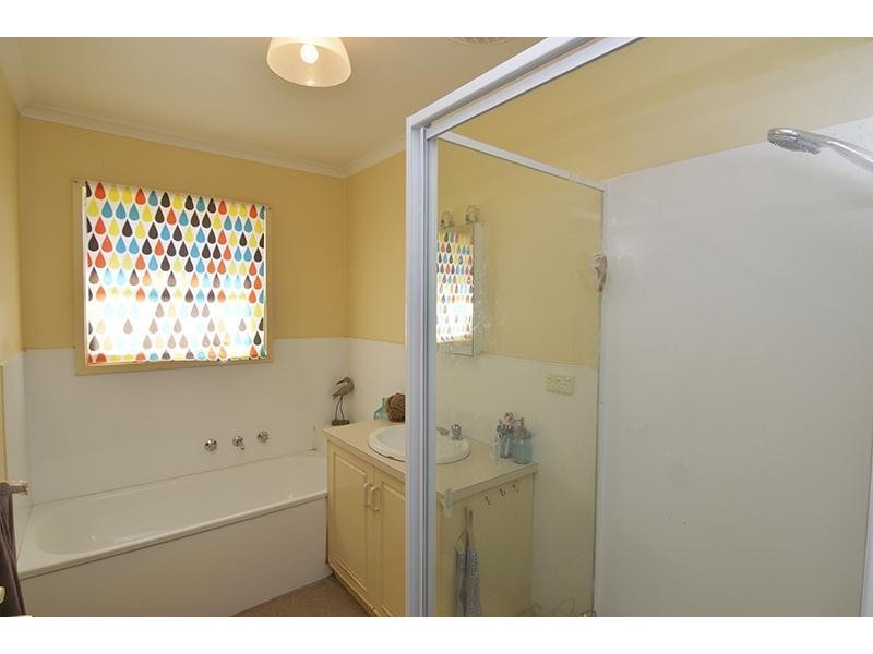 8 Namoi Avenue, Red Cliffs VIC 3496