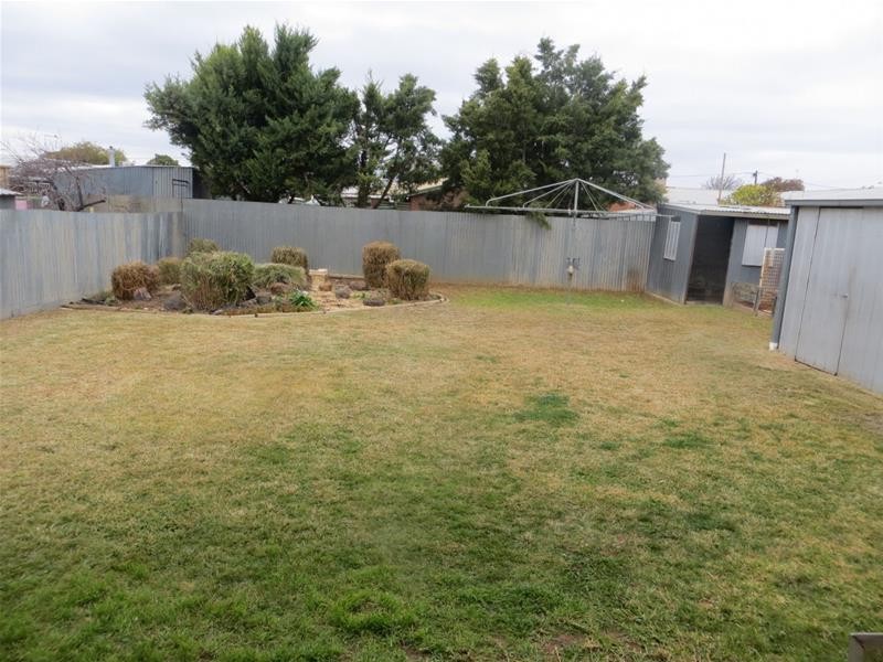 4 Hazel Avenue, Mildura VIC 3500